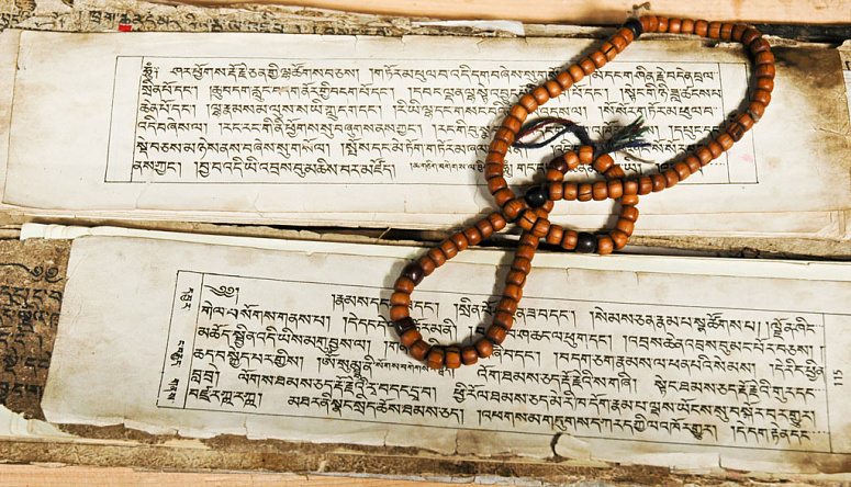 писание аштанга хридая самхита и четки