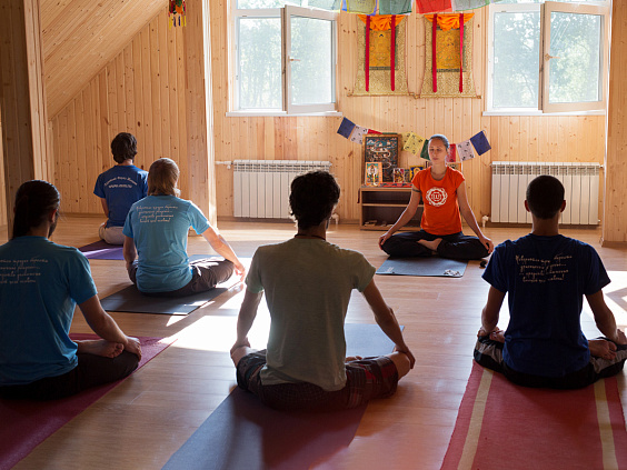 Моральный принцип брахмачарья — отказ от чувственных удовольствий