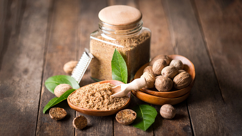 мускатный орех в банке фото