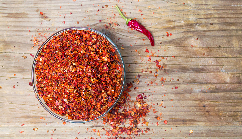 красный перец в чашке