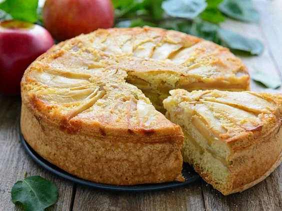 Шарлотка, которая получается всегда