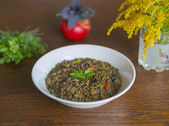 Чечевица с баклажанами