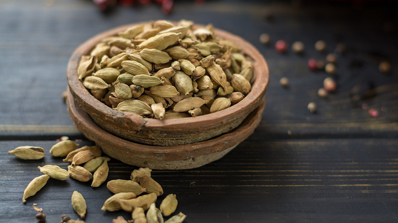 чашка кардамона, кардамон