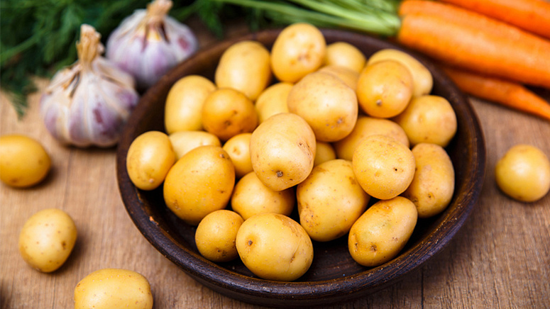 картофель, чеснок, морковка