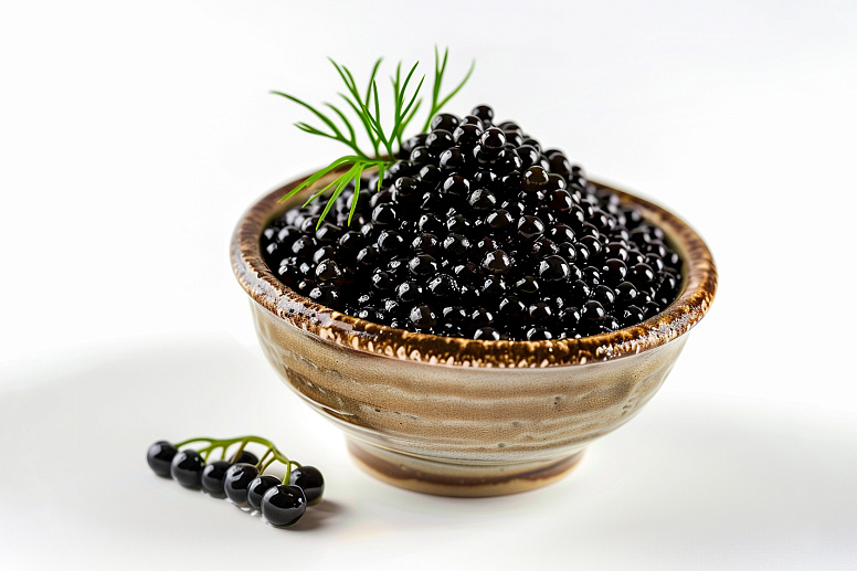 черная смородина в чашке фото