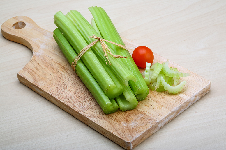 ломтики сельдерея фото